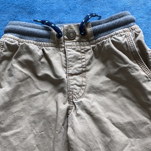 2 pair of Carter’s brand pants. Size 2T - Picture 3 of 11